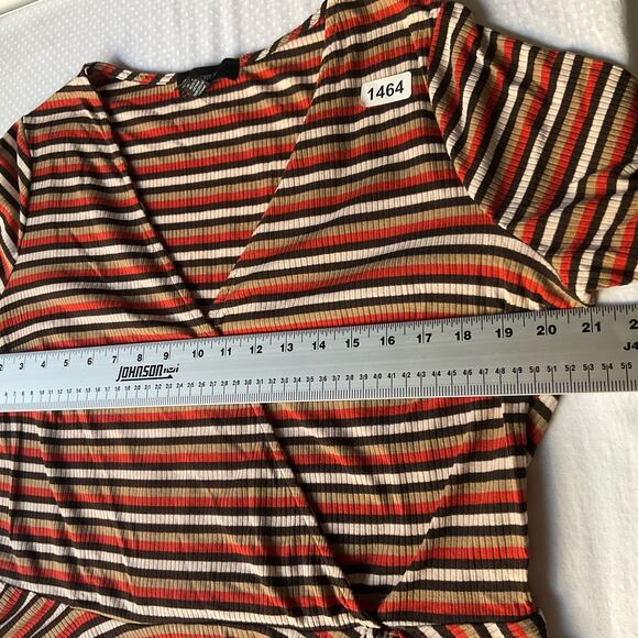 Forever 21 Women’s Short Sleeve V-neck Peplum Blouse size 3XL, Black Beige Red - Picture 2 of 8